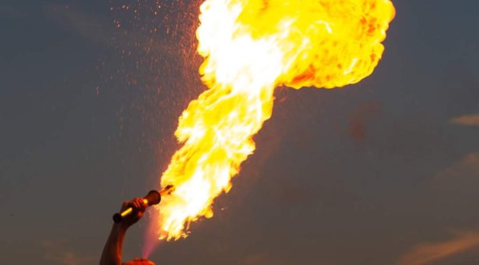 【プロが教える】火吹きのやり方と注意事項まとめ (2019年版)