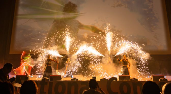 オンライン時代の大迫力パフォーマンスのご提案 (ファイヤー＆LEDフラッグ)