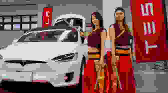 Tesla Danceとグラフィックポイの共演(LEDパフォーマンス)